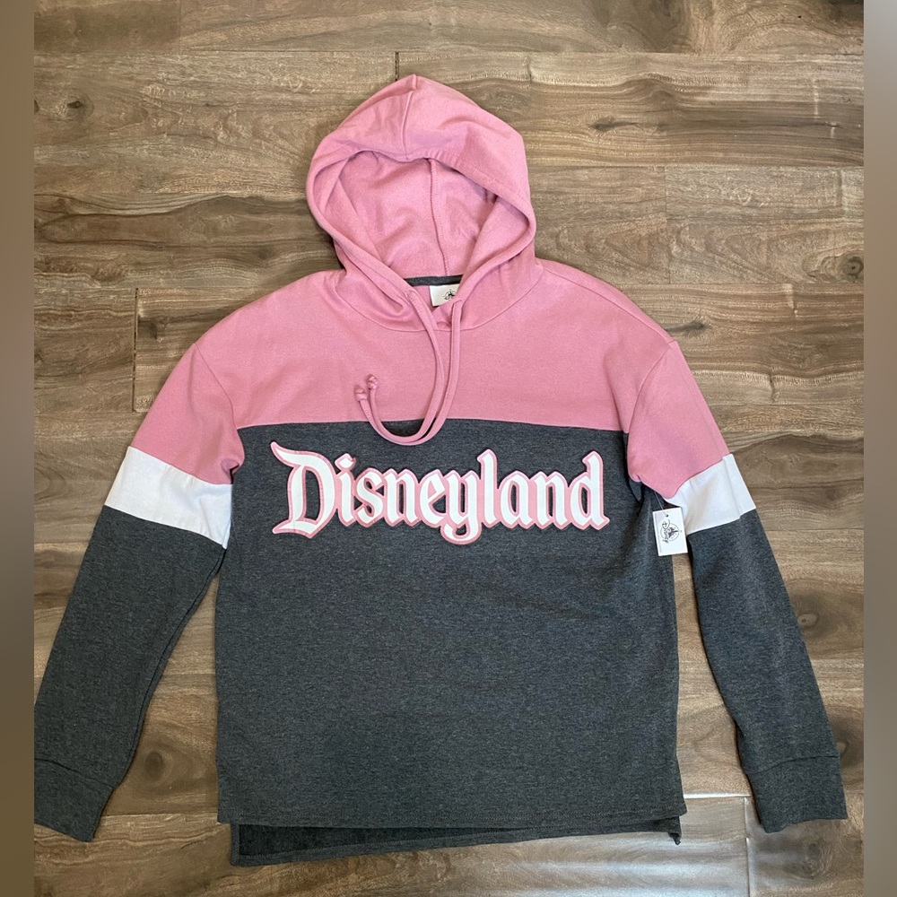 Disneyland women’s sweater medium